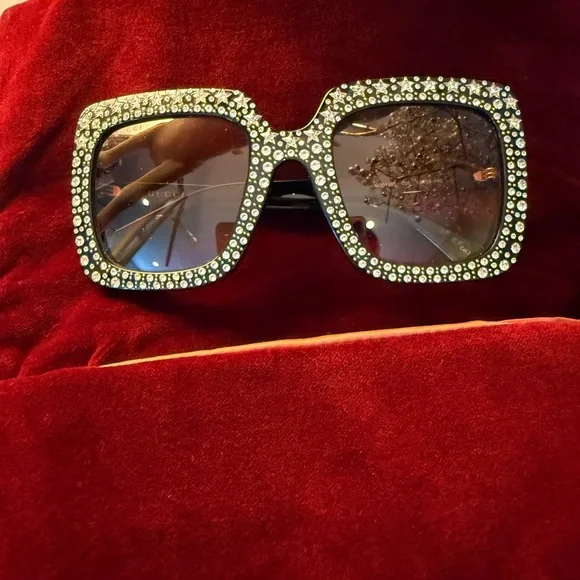 Gucci Black Crystal Retro Oversized Sunglasses Brand New Never Worn - Picture 16 of 16